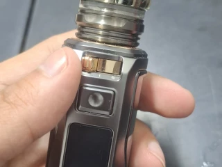 ڤيب ارجوس xt للبيع بكل مستلزماتها +بطارية+ليكويد
