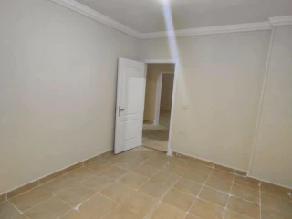 شقه بكمبوند موقع متميز داخل الكمبوند وجهه مطله ع جامع سرور