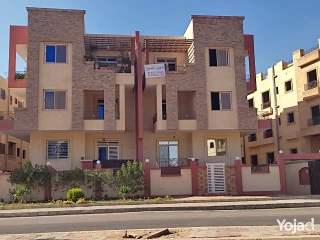 للبيع شقه بمدينة الشروق حي النادي