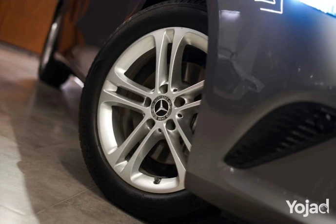 mercedes-benz-b200-facelift-big-9