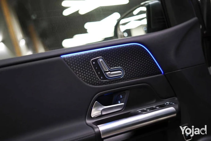 mercedes-benz-b200-facelift-big-8