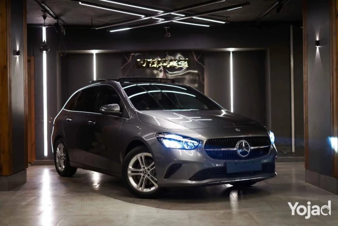 mercedes-benz-b200-facelift-big-0