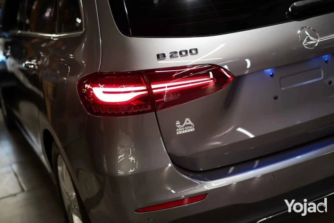 mercedes-benz-b200-facelift-big-3