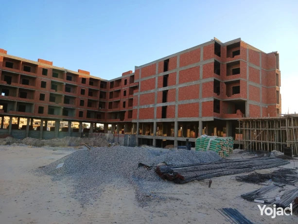 aard-khas-shk-105m-b-mark-resort-alghrdk-ttl-aal-hmamat-a-big-1
