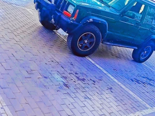 عربيه جيب شيروكي