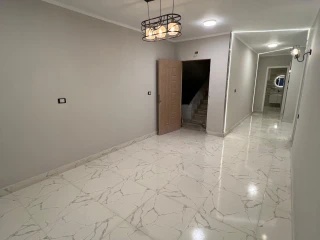 شئقة مميزة للبيع بمنتجع سياحي