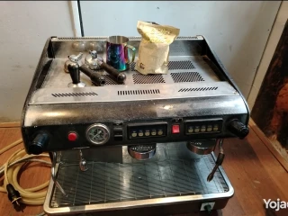 للبيع ماكينة اسبريسو