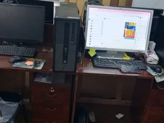 وحدة مكتب 4 افراد خشب بانوه