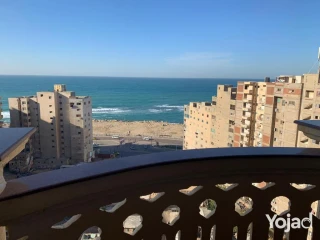 شقه لؤطة تشطيب الترا لوكس على المفتاح شايفه البحر ميامى