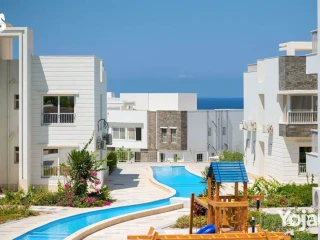 شاليه استلام فورى للبيع في قرية sea view في خليج راس الحكمة