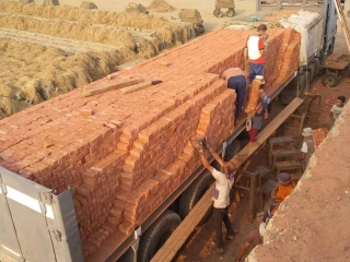 طوب احمر طفلي عالي الجودة للبناء