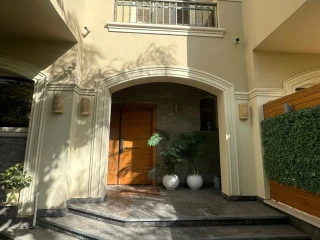 تاون هاوس للبيع في لافيستا Patio east 5 في الشروق بالتقسيط