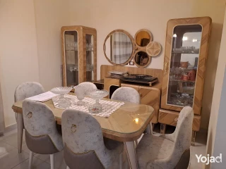 طقم سفرة كامل بحالة ممتازة