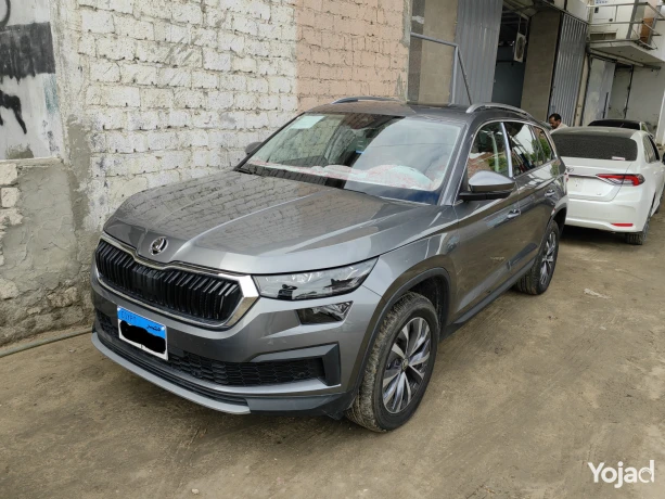skoda-kodyak-2023-ambyshn-ksr-zyro-big-0