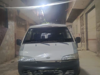 مكروباص للبيع اتش ١٠٠. موديل ٢٠٠٤ ركاب ١١