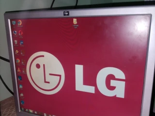 شاشه ١٧ بوصه HP