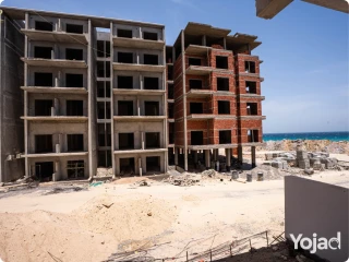 شقة غرفتين وصالة 115 م Sea view ب Oro Beach Resort بالاحياء