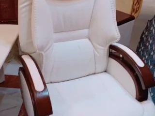 اثاث مكتبي راقي لفرش مكتبك . او شركتك فرش مكاتب