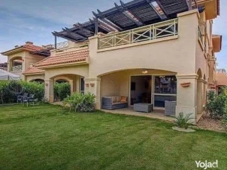 شاليه متشطب علي البحر استلام فورى في العين السخنة في Lavista