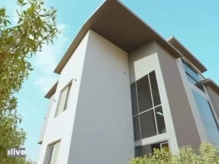 شقة لقطة ارضي بجاردن للبيع امام الرحاب