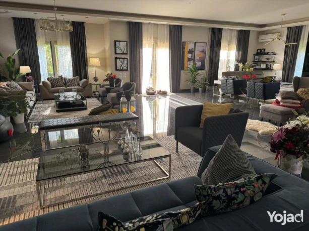 villa-for-sale-at-compound-le-rois-big-5