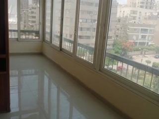شقه مميزه للبيع الحي السابع مدينه نصر