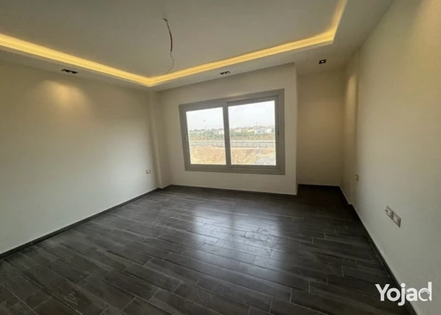 shkpenthouse-astlam-fory-lkt-kmbond-galleria-moon-big-5