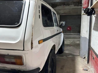 سيارة لادا نيفا موديل 81
