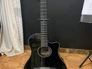 Guitar yamaha ntx500 black