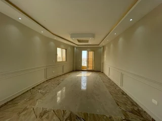 شقة 3 غرف استلام فوري للبيع في التجمع الخامس بالقرب من الجامعة الامريكية 
الشقة في كمبوند mountain view iCity New Cairo