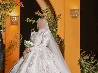 فستان زفاف استعمال ساعتين