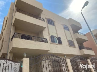 شقة بارقي مناطق القاهرة الجديدة 210م بالحي الثاني
