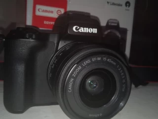 كاميرا Canon EOS M50 للبيع كسر زيرو