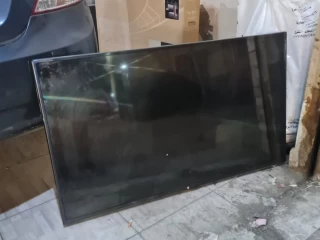 شاشة مكسورة