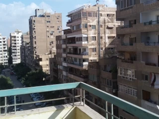 فرصه شقه للبيع بمدينه نصرالحي السابع شارع محمد فريد