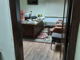 مكتب ايجار جديد ٨٠م الترالوكس ٨٠٠٠ج بجوار مسجد دار الارقم