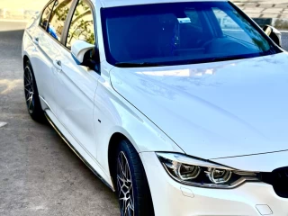 BMW318 2018