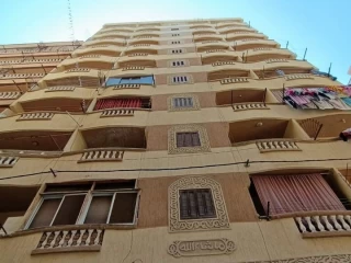 شقة متشطبة بمقدم 90 الف في العجمي بالاسكندرية